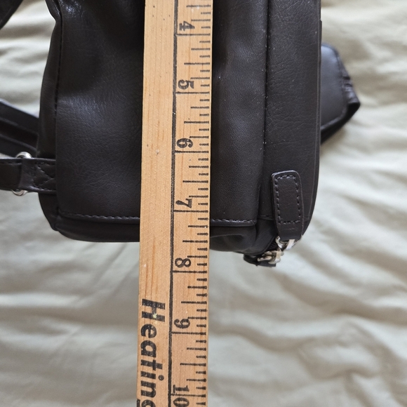 Brown Single Strap to Backpack Convertable with 3 Pockets - Picture 6 of 8